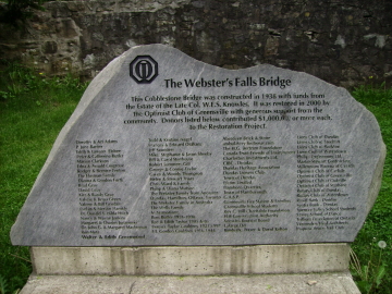The plaque commemorating contributors to rebuilding of the Cobblestone Bridge